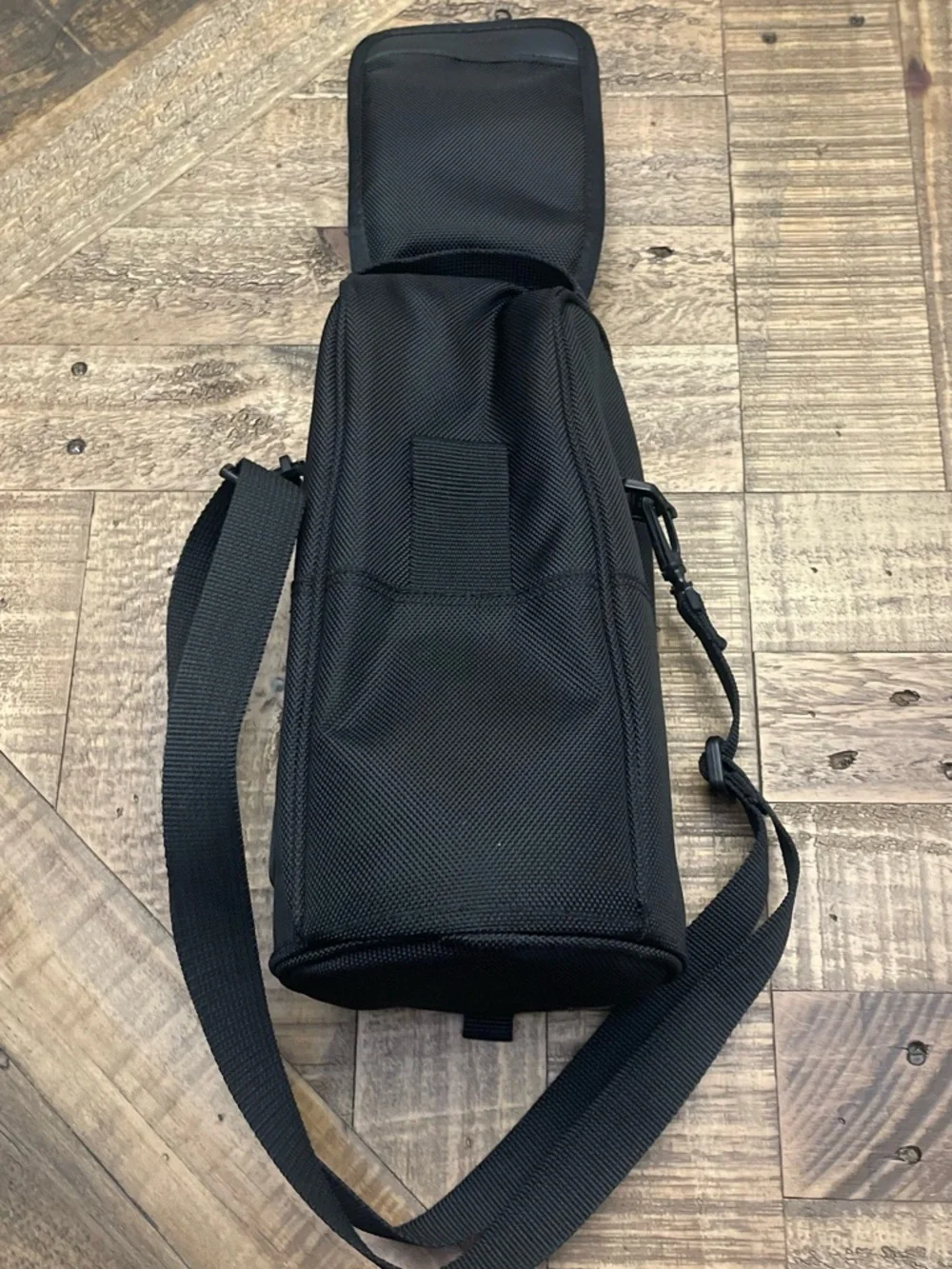 Nikon CL-M2 ballistic nylon semi-soft lens carrying case